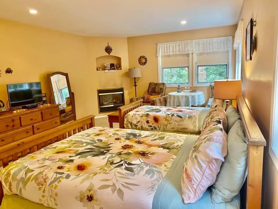 Seafarers Bed&Breakfast Tofino Eksteriør billede